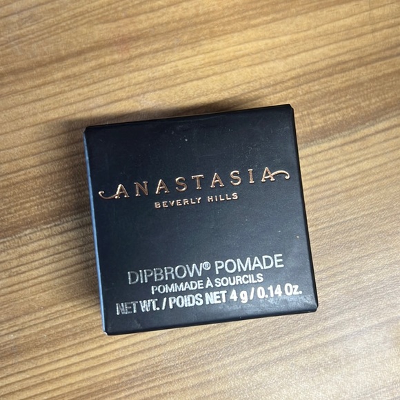 Anastasia Beverly Hills Dip Brow Pomade - Picture 1 of 3